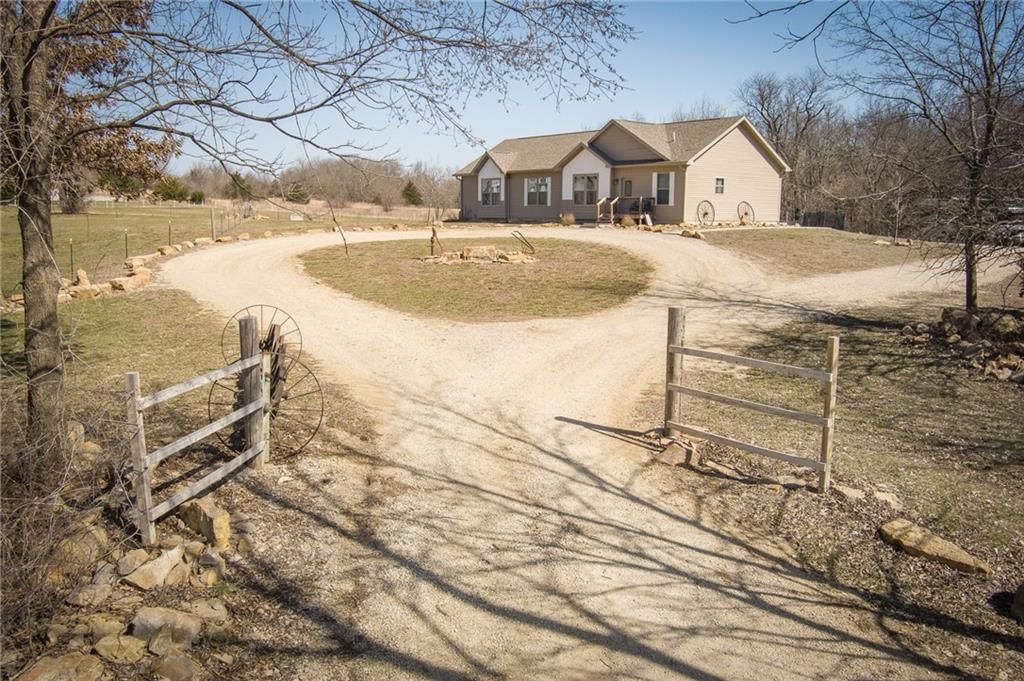 1155 NW 250 Road — photo 3