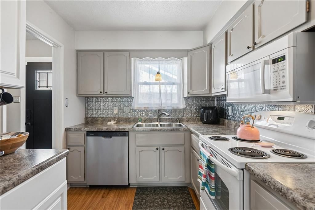 8363 Woodward Street — photo 11