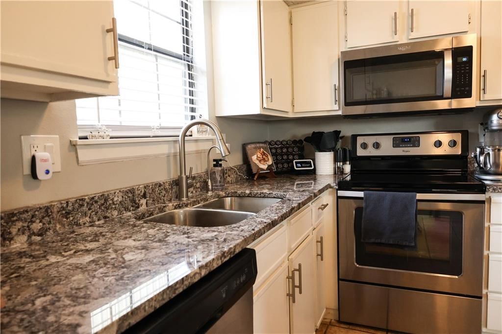 520 NE Knox Street — photo 27
