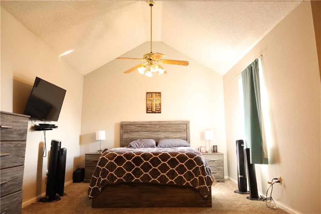 520 NE Knox Street — photo 38