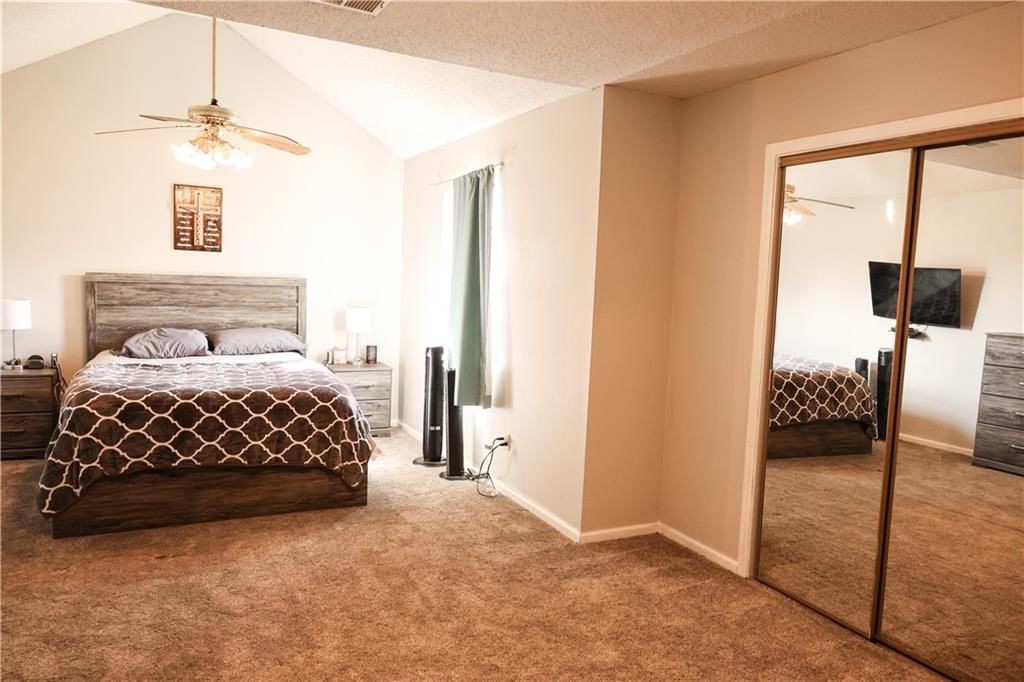 520 NE Knox Street — photo 40