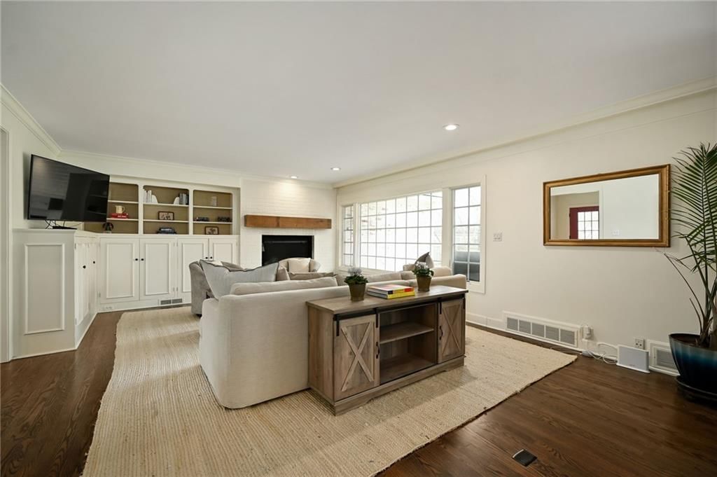 2521 W 65th Street — photo 11