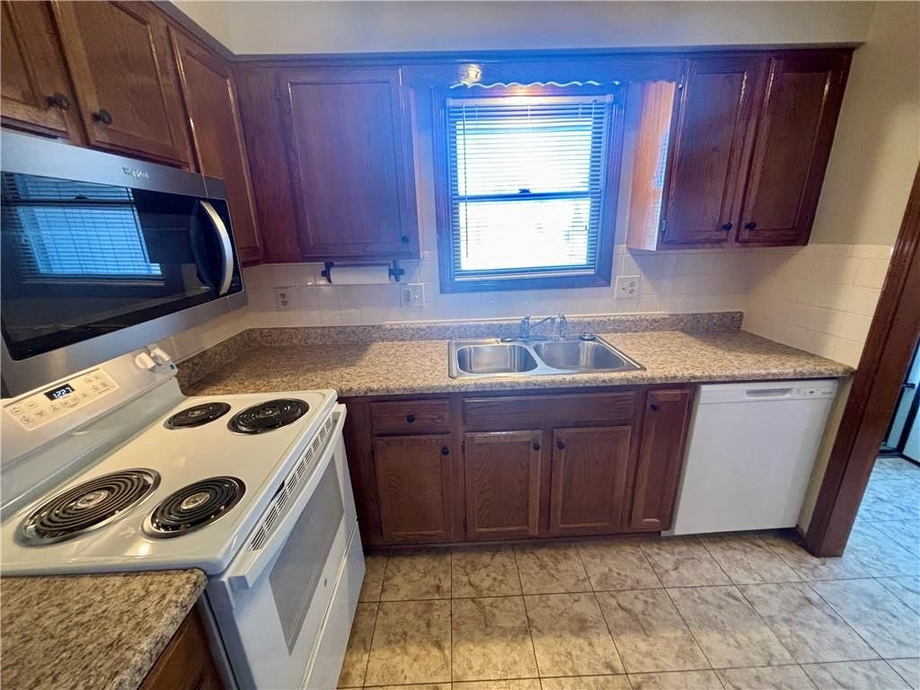 941 3rd Street — photo 3