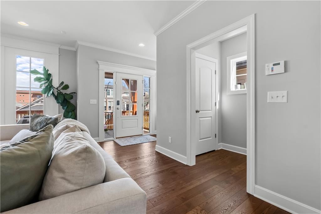 729 Corbin Terrace — photo 3