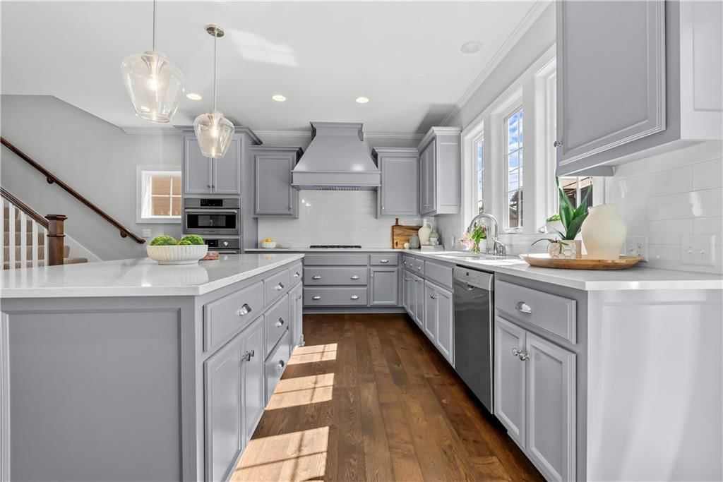 729 Corbin Terrace — photo 15