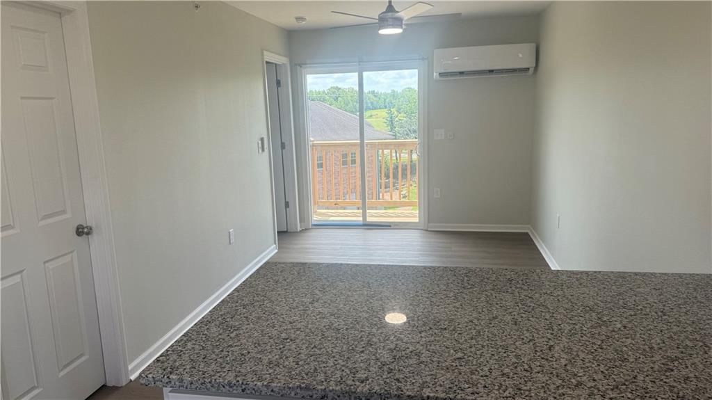 1106 S Mitchell Street — photo 4