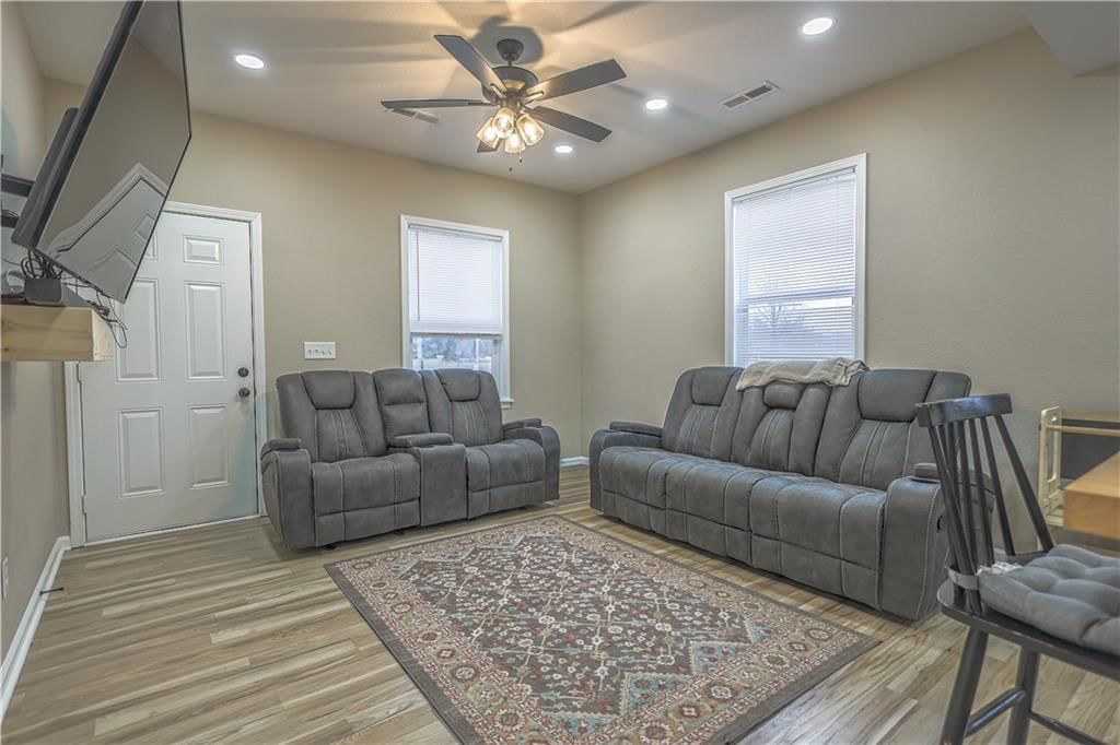 401 Darneal Avenue — photo 2