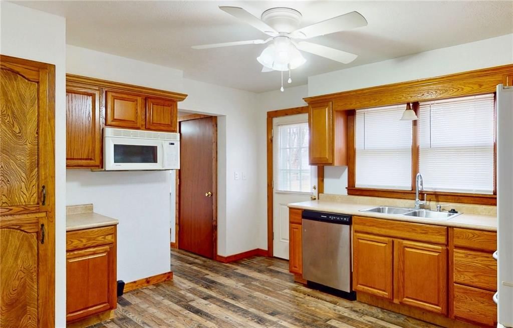 1120 N Adams Street — photo 4