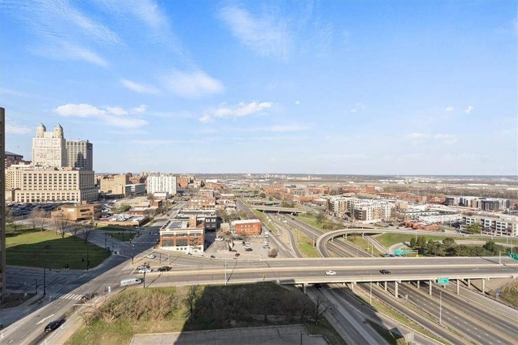 600 Admiral Boulevard — photo 11