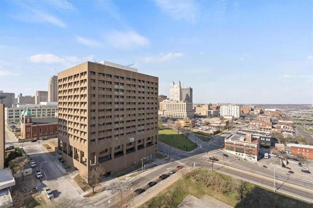 600 Admiral Boulevard — photo 12