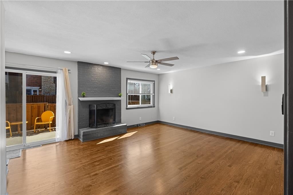 5736 W 97th Street — photo 3