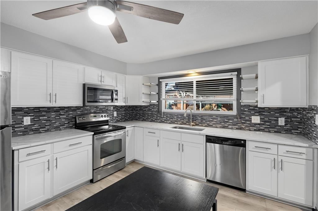 5736 W 97th Street — photo 8