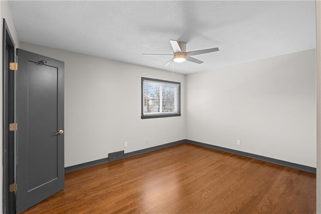5736 W 97th Street — photo 10