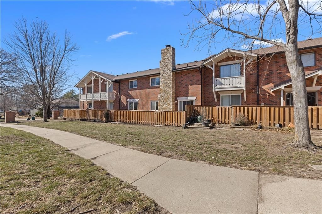 5736 W 97th Street — photo 25