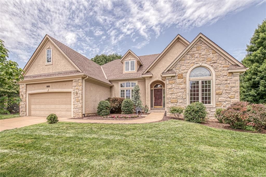 2704 W 137 Place, Leawood, KS