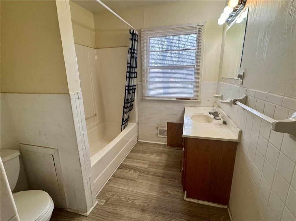 512 NW Lakeview Road — photo 6