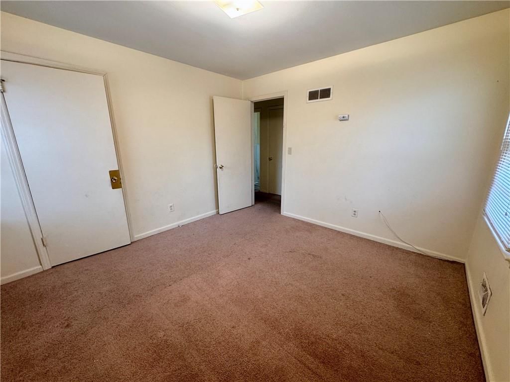 512 NW Lakeview Road — photo 8