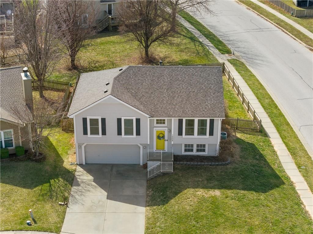 1205 Robin Circle — photo 4