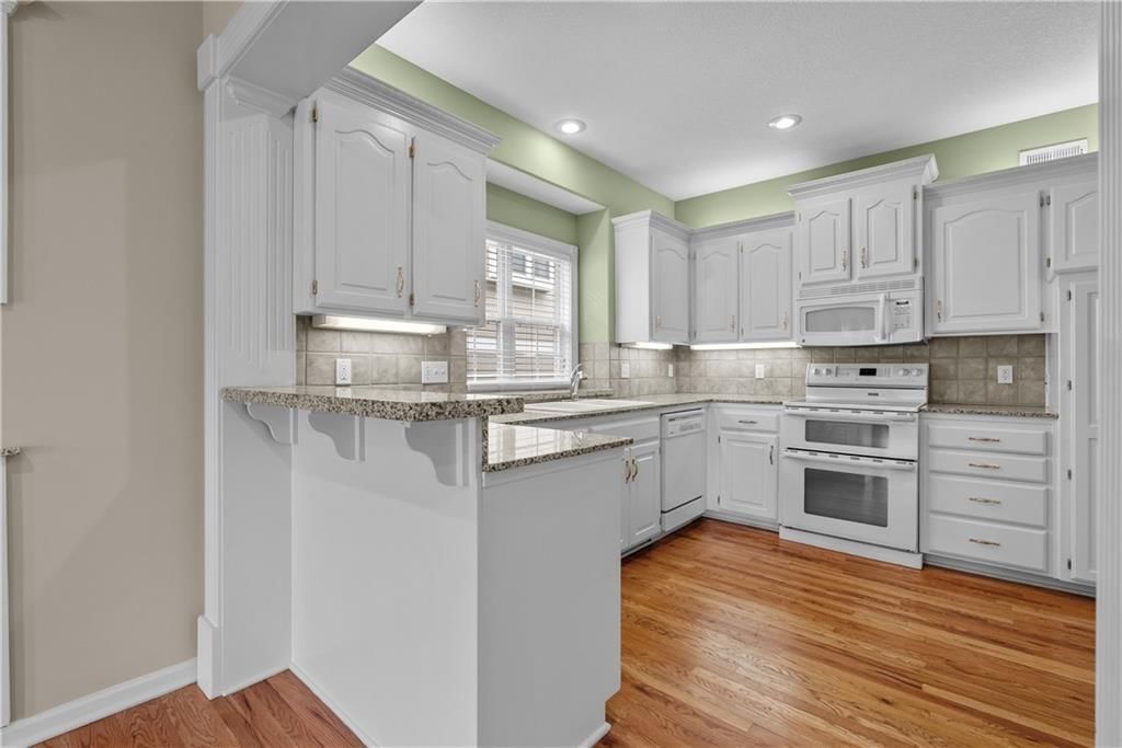 3702 S BOLGER Court — photo 7