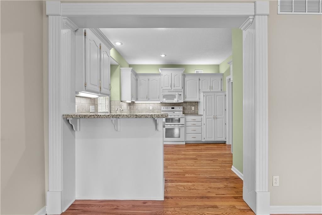 3702 S BOLGER Court — photo 8