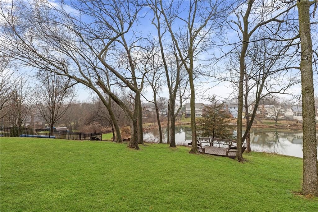 1103 SW Stonecreek Drive — photo 2