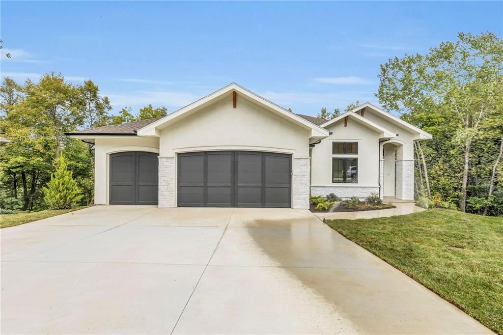 10404 River Hills Drive — photo 2