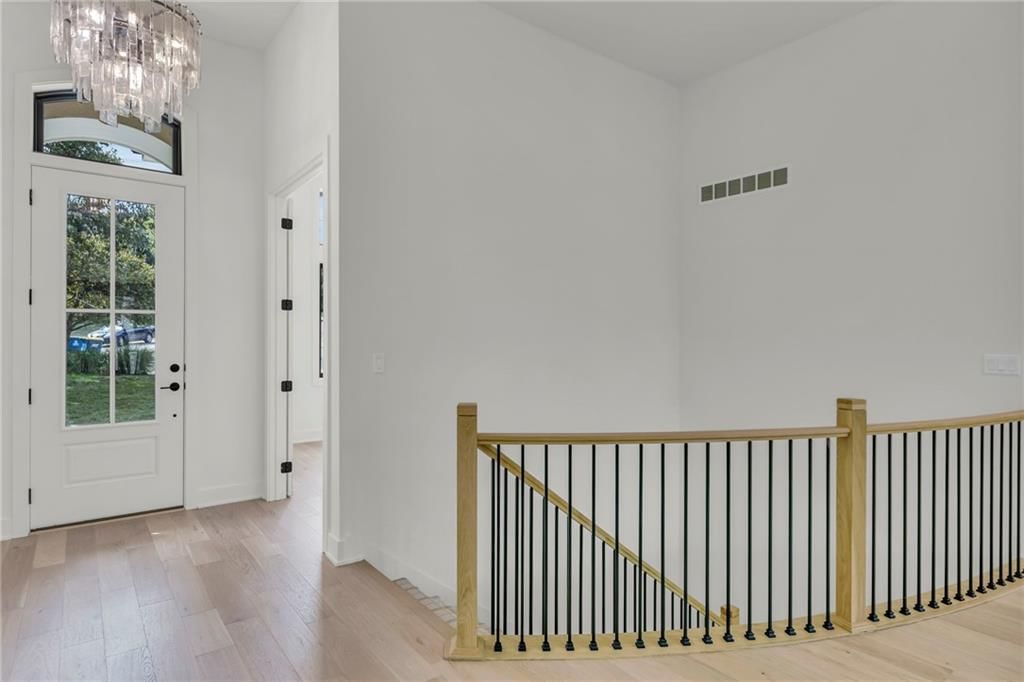 10404 River Hills Drive — photo 4