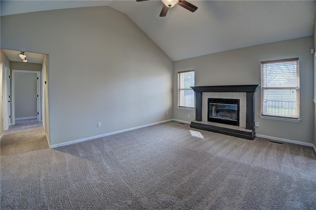 2205 NE 3rd Street — photo 2