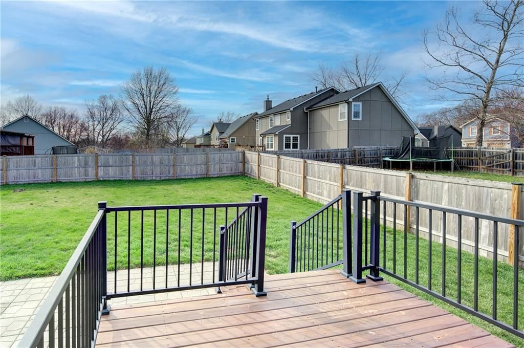 2205 NE 3rd Street — photo 9