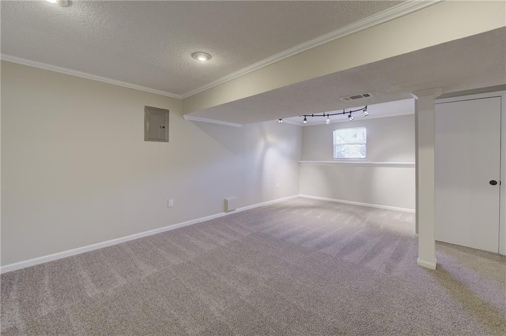 2205 NE 3rd Street — photo 24