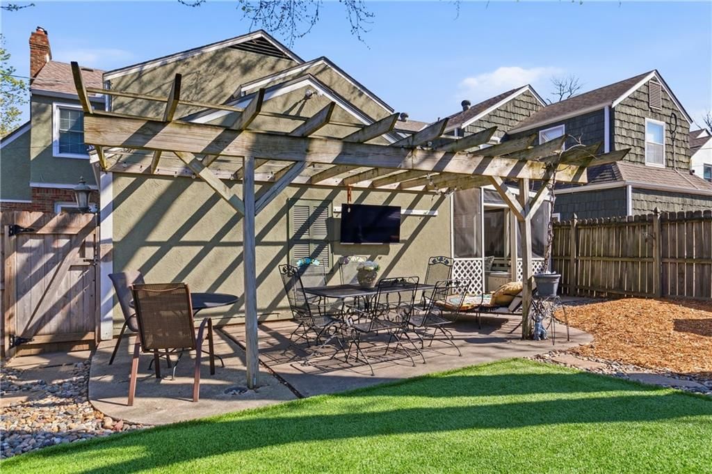 1295 W 72ND Terrace — photo 43