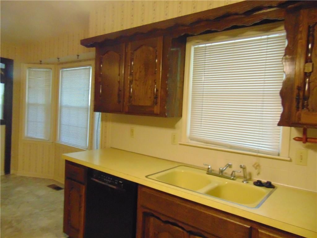 201 Johnston Drive — photo 10