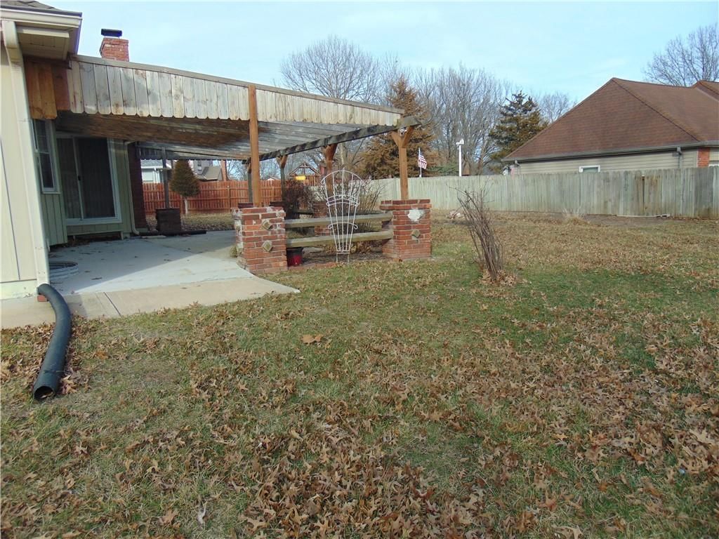 201 Johnston Drive — photo 32