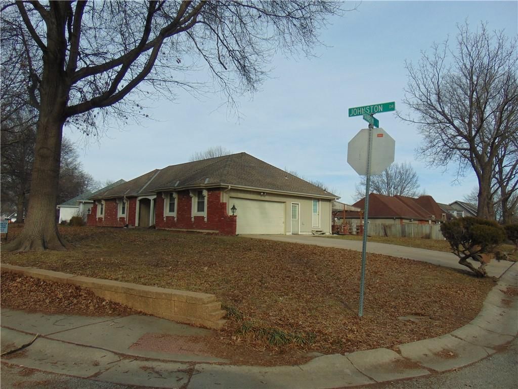 201 Johnston Drive — photo 35