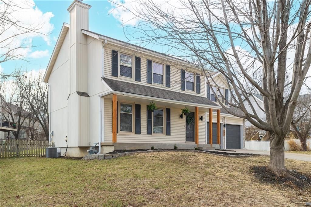 703 N SINGLETREE Street — photo 2