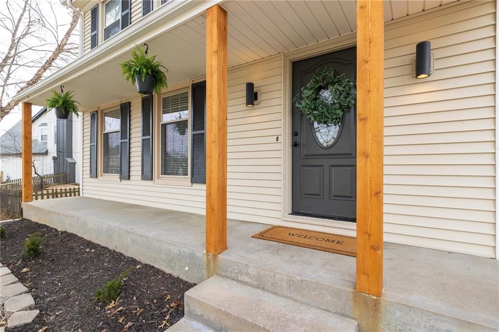703 N SINGLETREE Street — photo 3