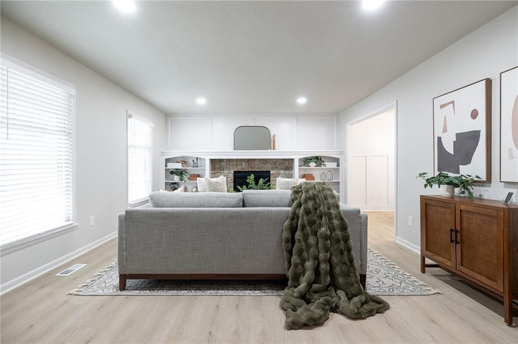 703 N SINGLETREE Street — photo 11