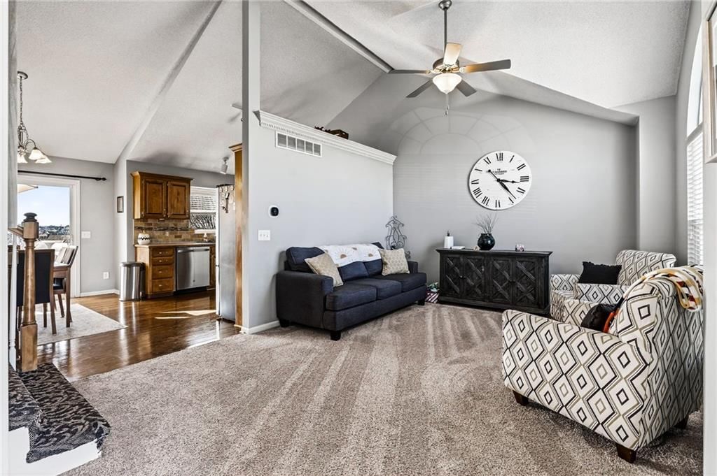 10314 N Laurel Avenue — photo 4