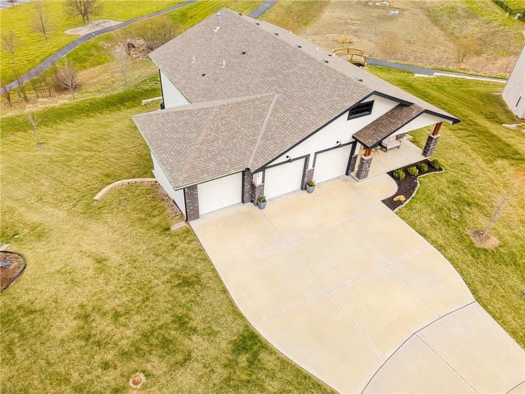 1100 NE Goshen Court — photo 9