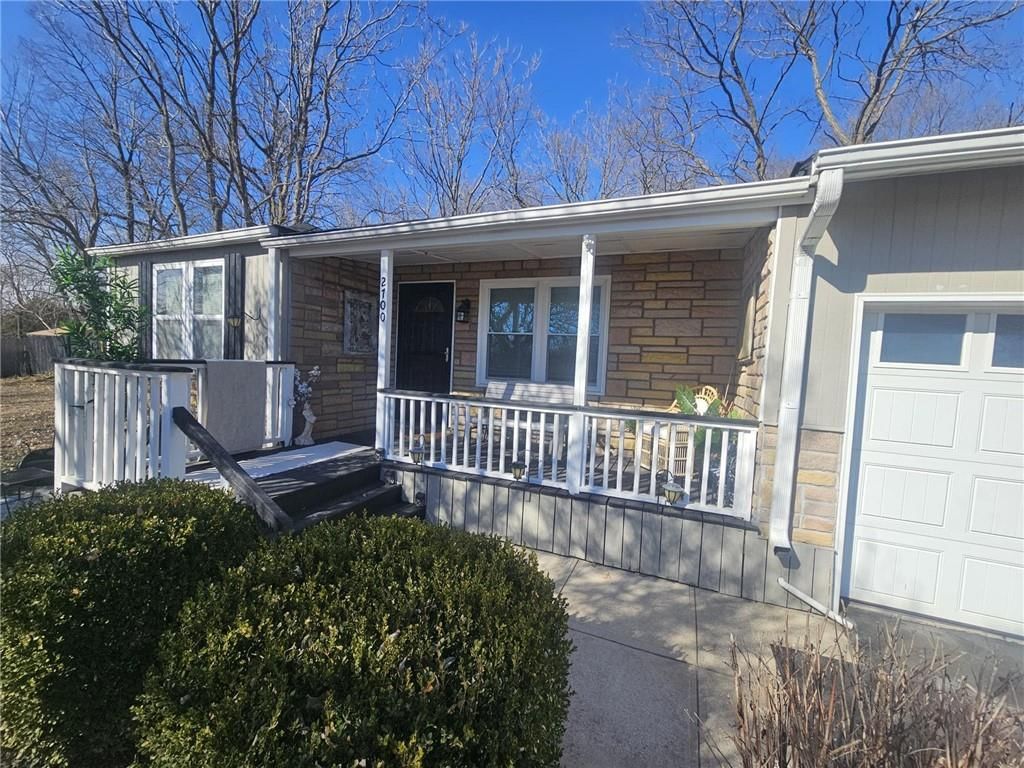 2700 NE 56th Terrace — photo 9