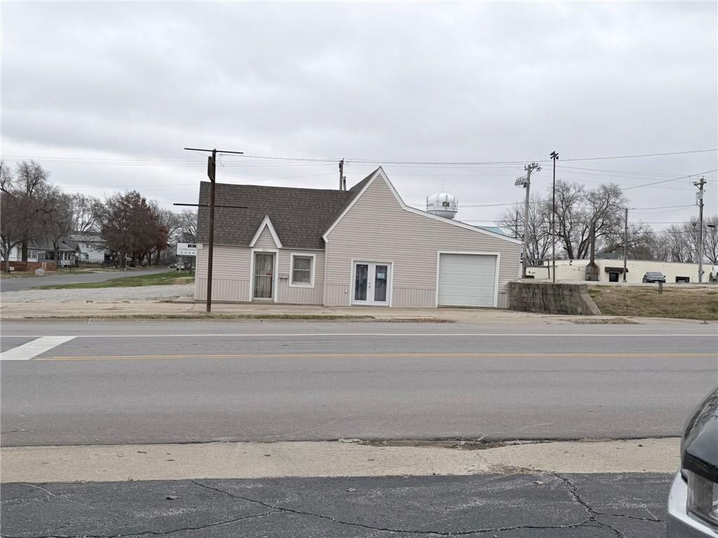 322 N Walnut Street — photo 12