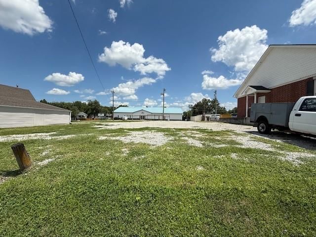 322 N Walnut Street — photo 16