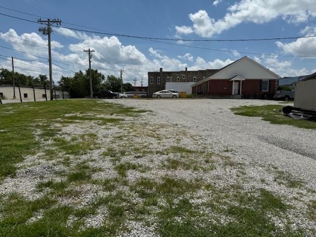322 N Walnut Street — photo 18