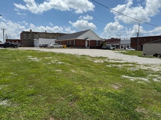 322 N Walnut Street — photo 19