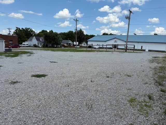 322 N Walnut Street — photo 22