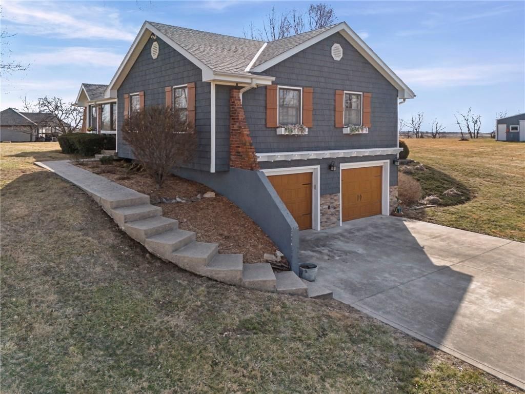 15 Lakevue Drive — photo 2