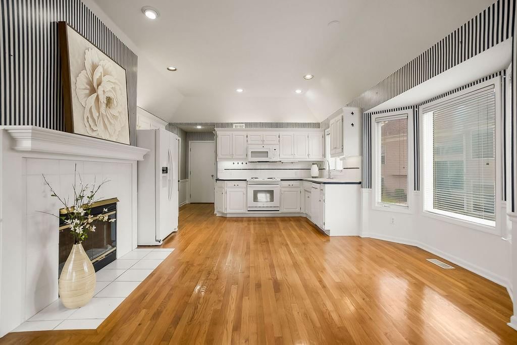 14252 Benson Street — photo 9