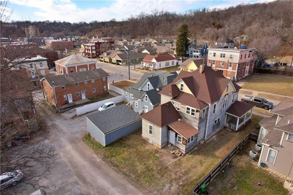 409 E Broadway Street — photo 8