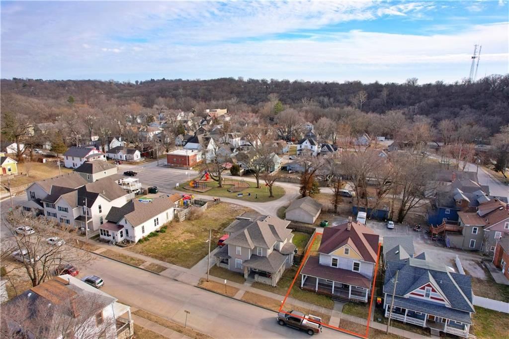 409 E Broadway Street — photo 12