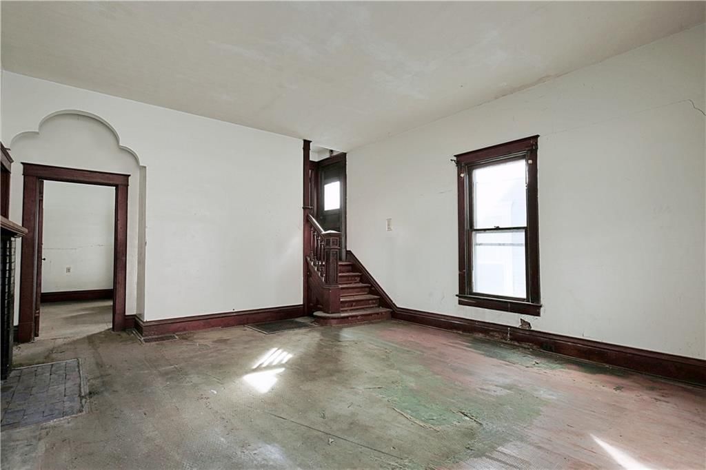 409 E Broadway Street — photo 13